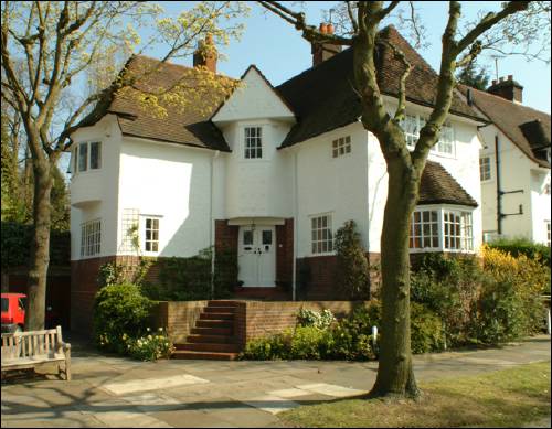 038 Hampstead Way